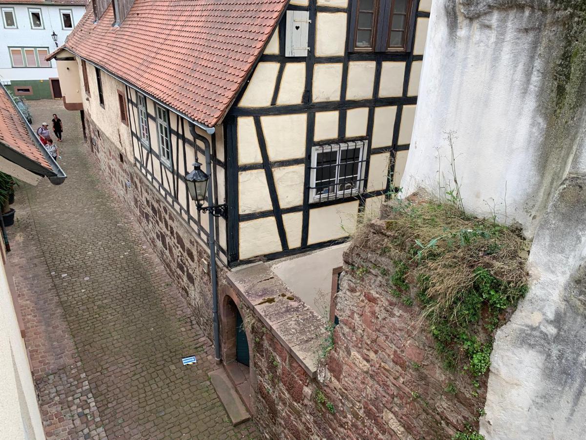 Apartamento Wohnen Am Historischen Rathaus Michelstadt Exterior foto
