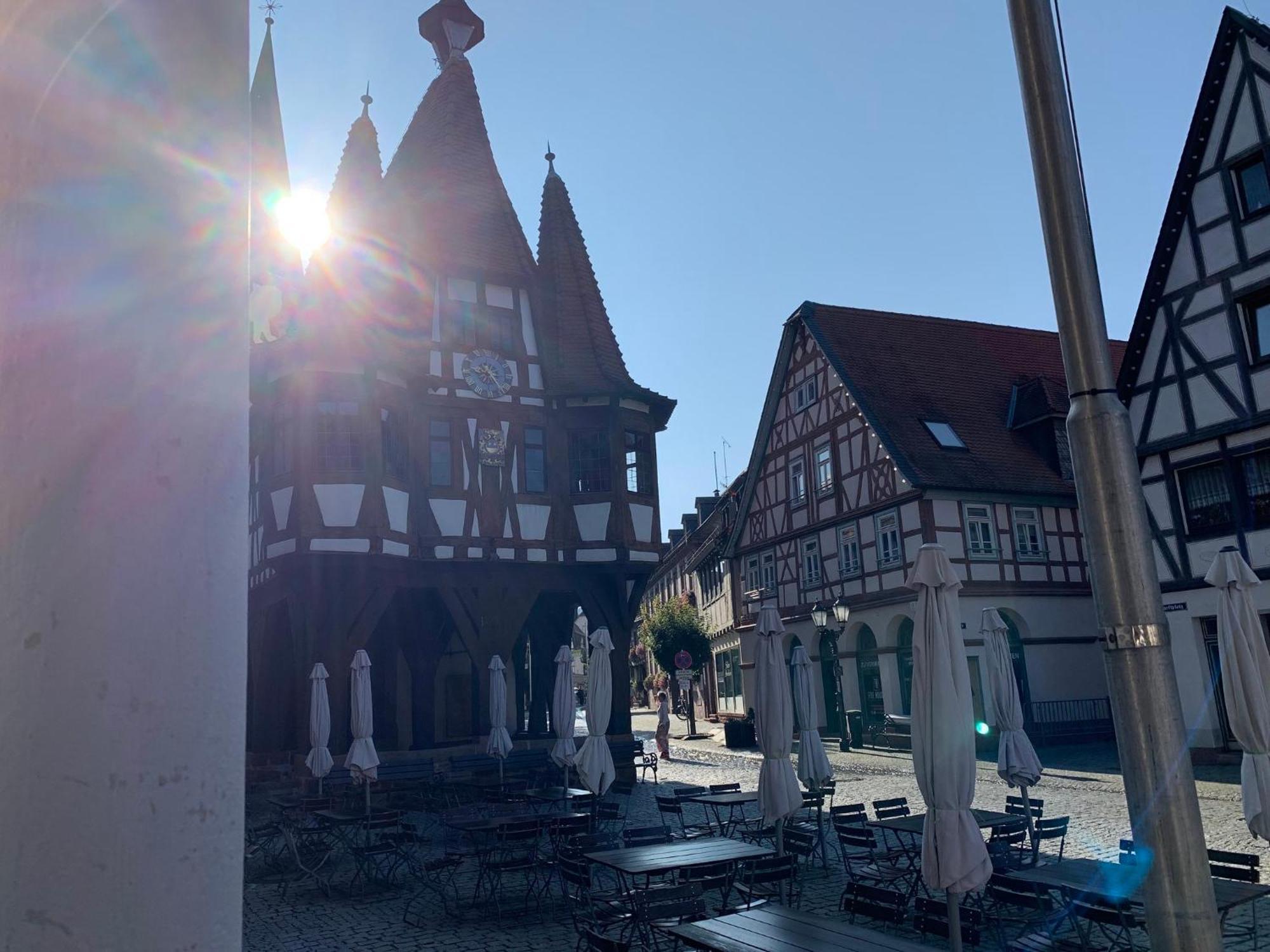Apartamento Wohnen Am Historischen Rathaus Michelstadt Exterior foto